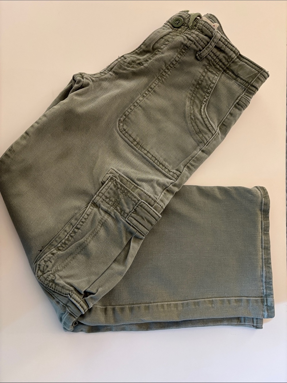 Girls Levi’s Casual Cargo Pants in Olive Green